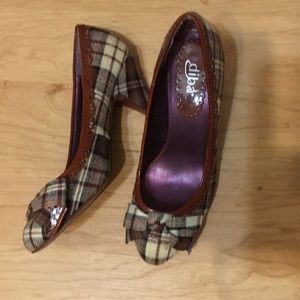 Diba brown plaid heels